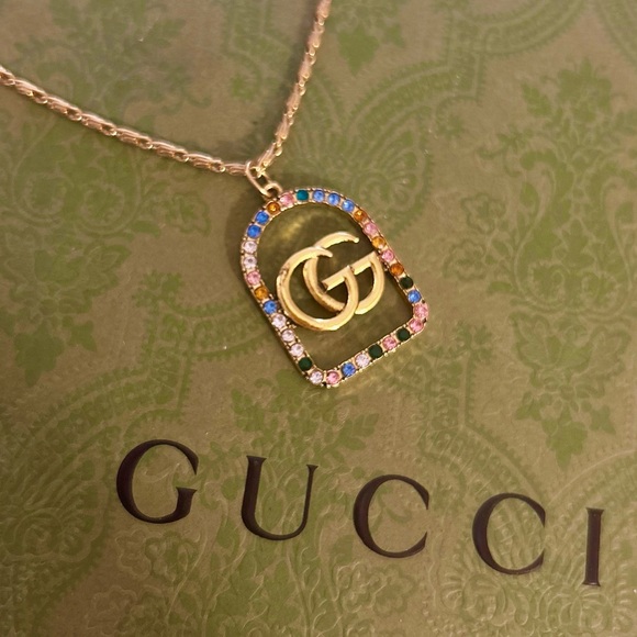 𝐆𝐔𝐂𝐂𝐈 𝐏𝐄𝐍𝐃𝐀𝐍𝐓 𝐇𝐀𝐍𝐃𝐌𝐀𝐃𝐄 𝐈𝐍𝐓𝐎 𝐍𝐄𝐂𝐊𝐋𝐀𝐂𝐄 - Picture 3 of 6